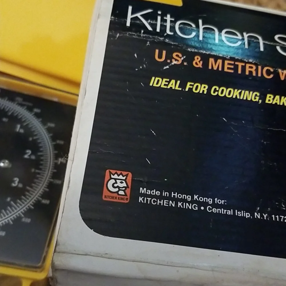 Vintage Kitchen King Yellow Kitchen Scale w Box